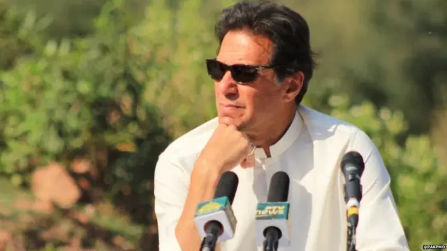 ਇਮਰਾਨ ਖ਼ਾਨ, ਪਾਕਿਸਤਾਨ