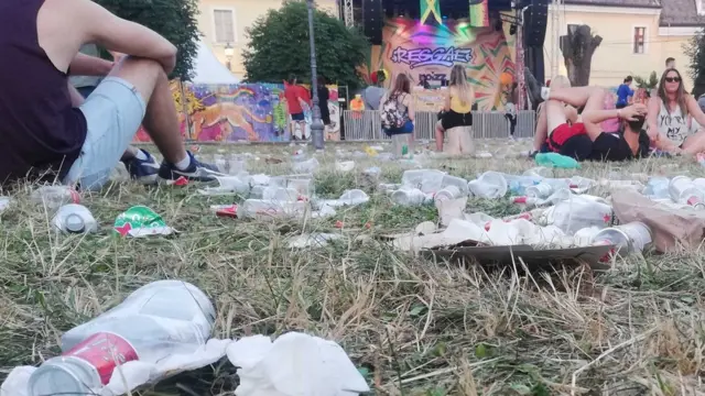 Da li masovni događaju ugrožavaju prirodu