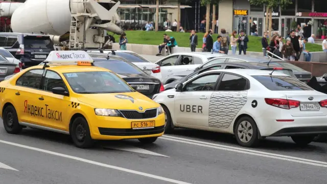 Такси Uber и "Яндекс"