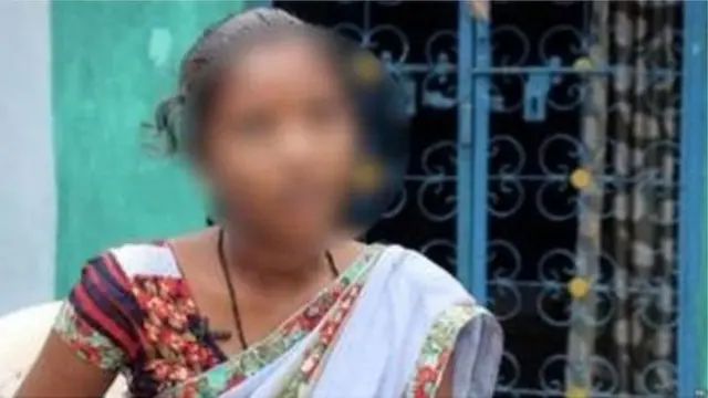 एका आरोपीची पत्नी