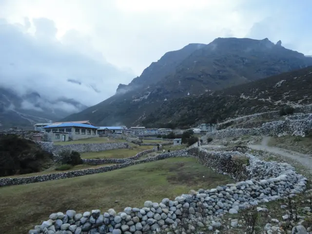 थामे गाउँ