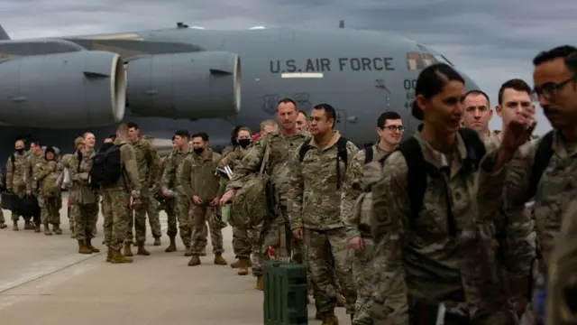 পূর্ব ইউরোপে মোতায়েনের জন্য তিন হাজার সৈন্য পাঠাচ্ছে আমেরিকা