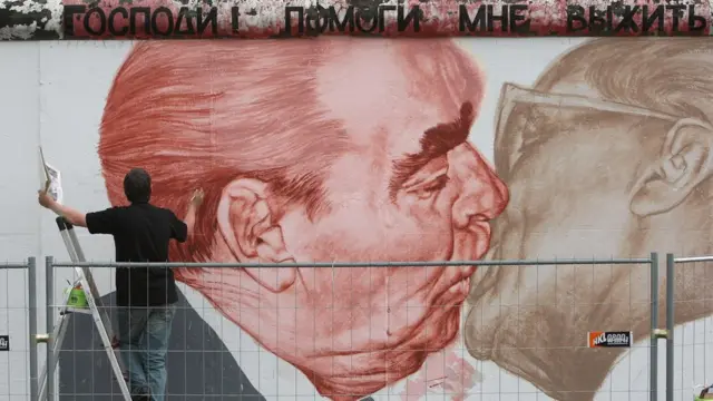 จิตรกรรมฝาผนังของศิลปินชาวรัสเซีย