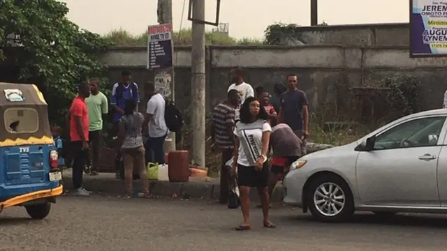 Tori don worwor for Port Harcourt sotey commercial transport drivers don double di normal price as place wey passengers dey pay N50 per drop don dey take N100 per drop.