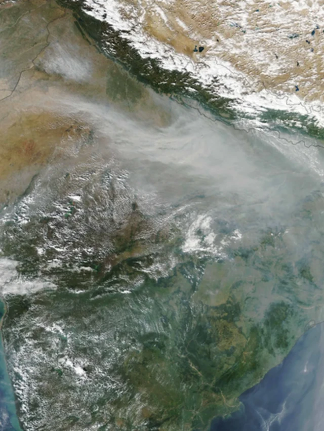 Dim od spaljivanja njiva u Indiji