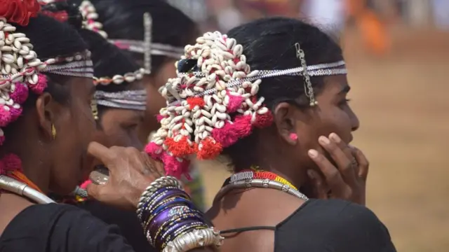 आदिवासी महिलाएं