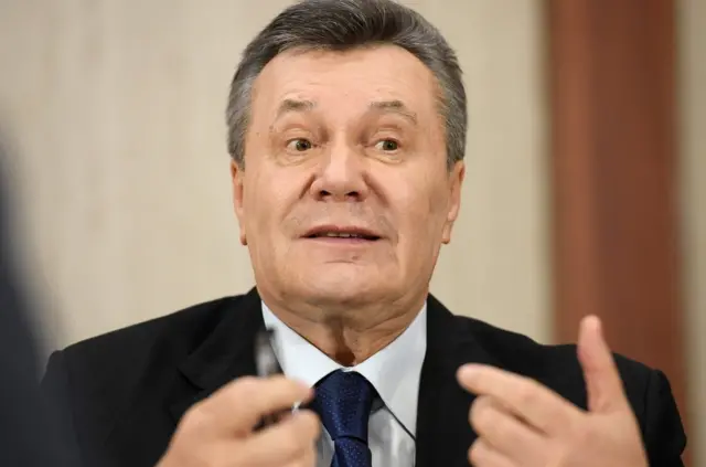 2014年，亚努科维奇总统在乌克兰举行大规模街头抗议活动中被推翻。