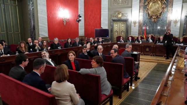 Бывшие каталонские лидеры предстали перед Верховным судом Испании