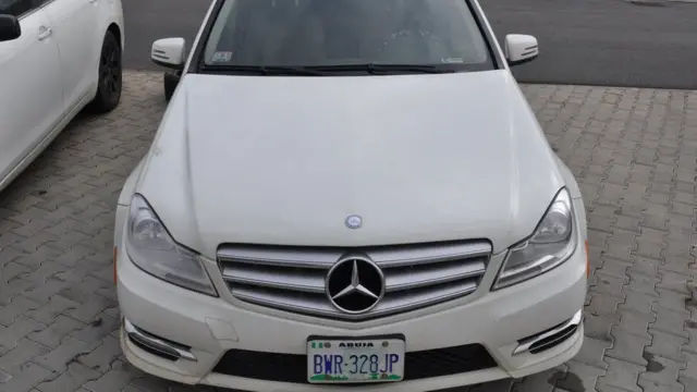 Cars wey EFCC recover from suspect hand