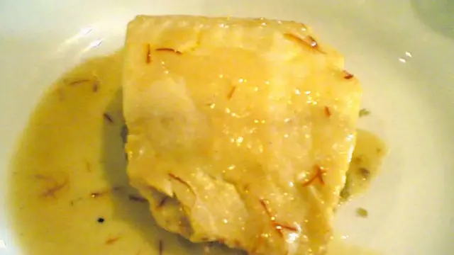 Копченая пикша в соусе