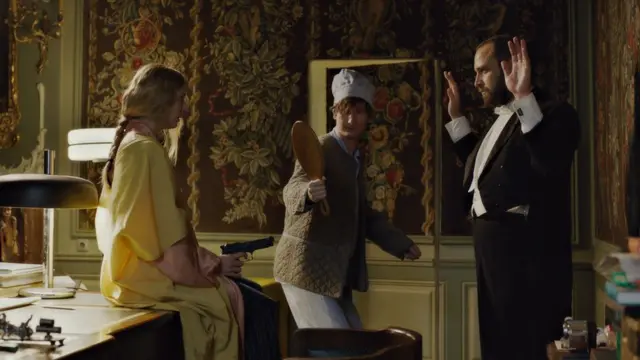 Симпатии сумасбродной Октавии к лже-барону не ослабевают, даже когда выясняется, что он хотел ее обворовать