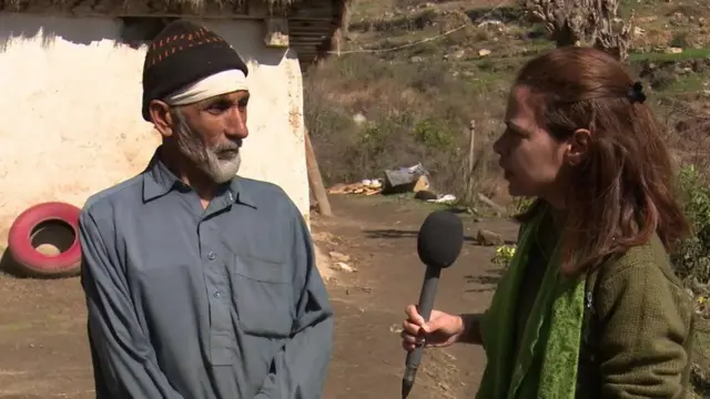 બીબીસી સંવાદદાતા સાથે વાત કરતા એક સાક્ષી