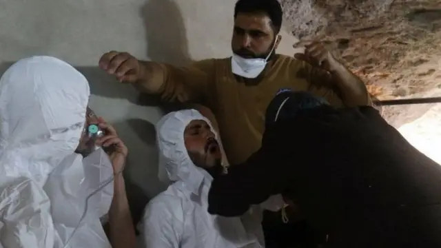 रासायनिक हल्ल्यात जखमी झालेले लोक