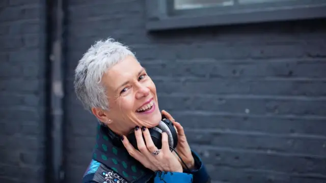 Mujer en foto de perfil.