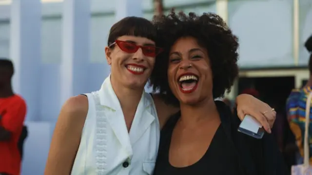 And for some pipo di best accesory dem get na dia smile