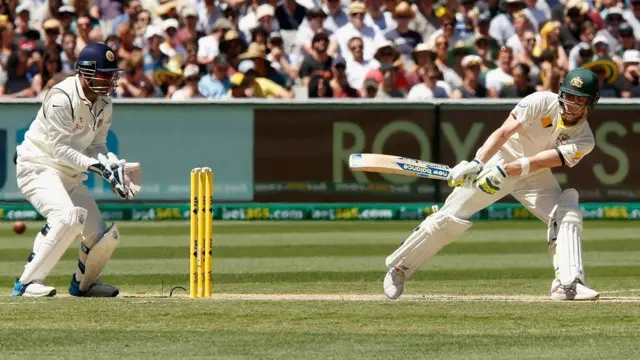 2014 பாக்சிங் டே டெஸ்ட் போட்டியில் ஸ்டீவ் ஸ்மித் மற்றும் தோனி