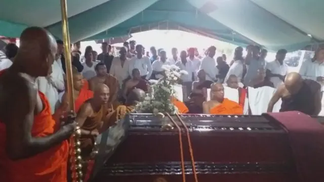 நீதிமன்ற தீர்ப்பை மீறி இந்து ஆலய வளாகத்தில் தகனம் செய்யப்பட்ட பௌத்த பிக்குவின் பூதவுடல்