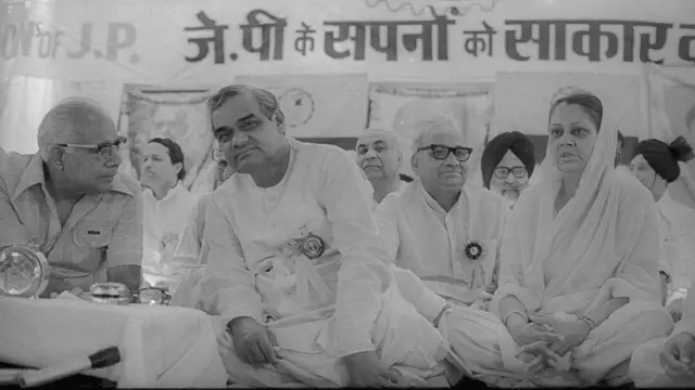 राजमाता विजयाराजे आणि माधवराव शिंदे यांच्यात का आला होता दुरावा?