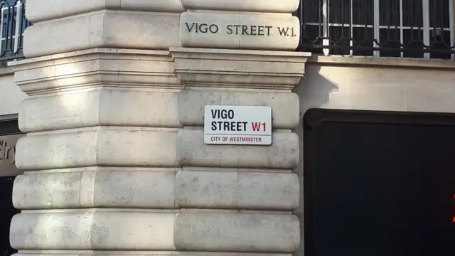 Letrero de la calle Vigo, en el centro de Londres.