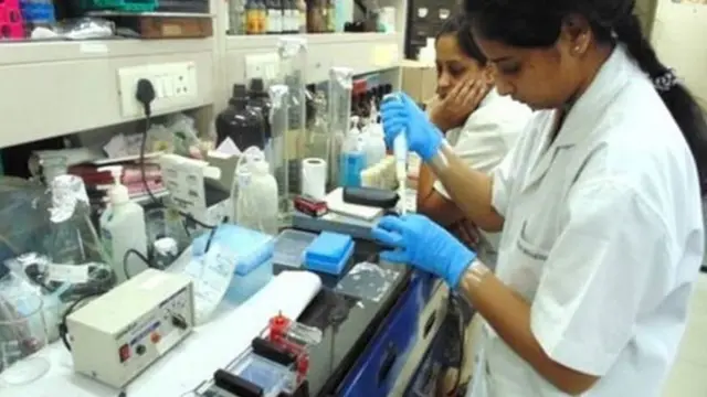 પેડ્સની લેબોરેટરીમાં તપાસ