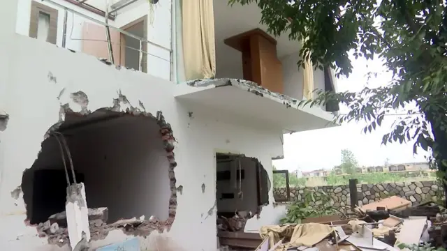 रिसॉर्ट पर बुलडोज़र चलाया गया है