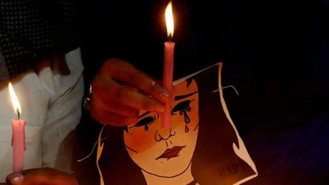 2016లోనూ ఓ అప‌హ‌ర‌ణ‌, సామూహిక అత్యాచారం అనంత‌రం ఓ మ‌హిళ ప్ర‌వ‌ర్తించిన తీరును న్యాయమూర్తి ప్ర‌శ్నించారు.