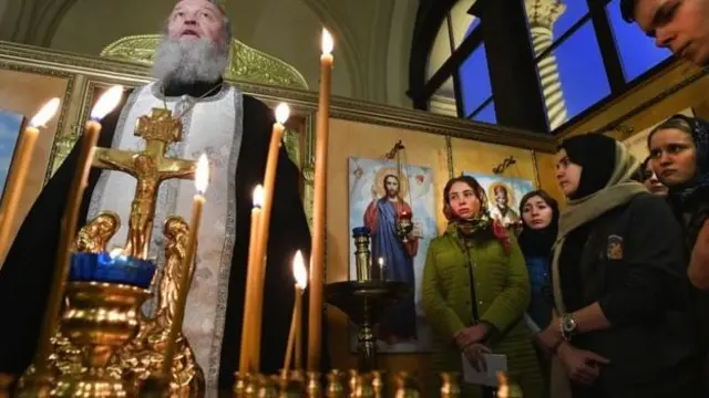 பாதிக்கப்பட்டவர்களுக்காக தேவாலயத்தில் பிரார்த்தனை கூட்டம் நடைபெற்றது