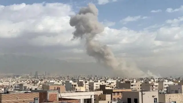 Иран Израилге Чабуул Уруп, 27 Аскердик Базаны Атып Салды - новости news from BBC