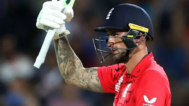 एलेक्स हेल्स