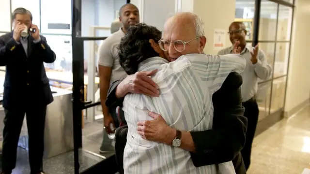 نرگس ماولوالا