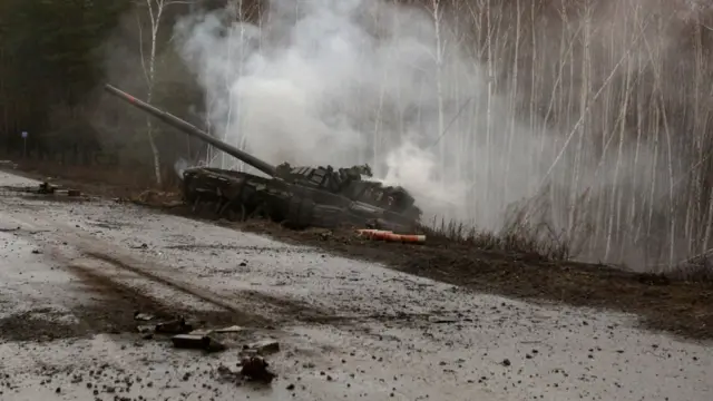 ध्वस्त पारिएको रुसी ट्याङ्क।