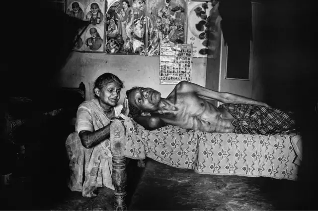 روہت راٹھیا اپنی اہلیہ کے ساتھ