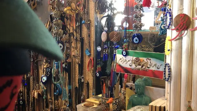 Bandera de Irán antes de la revolución islámica.