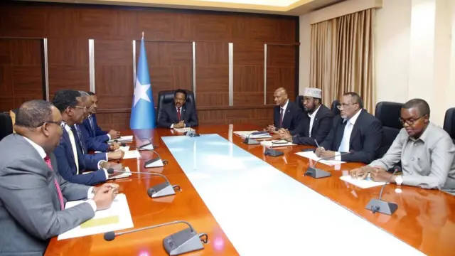 Madaxda federaalka iyo maamul goboleedyada ayaa dhawaan heshiis ku gaaray shir ka dhacay Muqdisho