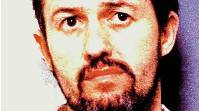 นายแบร์รี เบนเนลล์