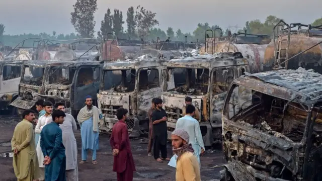 نوشہرہ آتشزدگی