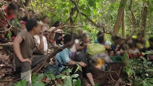 မင်းတပ်မှာစစ်ဘေးရှောင်သူတွေကို တောတွင်းတစ်နေရာမှာပုန်းနေကြစဥ်