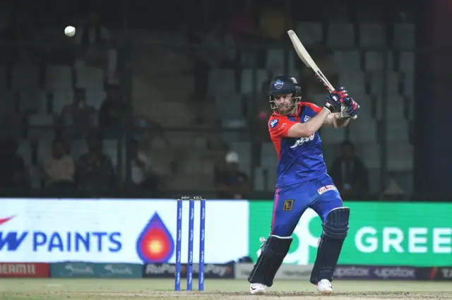 शतकीय साझेदारी