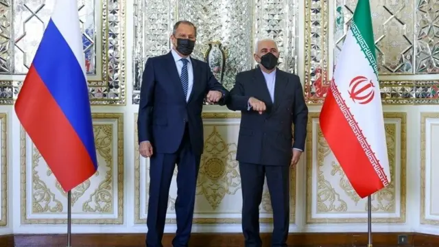 محمدجواد ظریف وزیر خارجه ایران پیشتر در یک فایل صوتی افشا شده گفته بود سرگئی لاوروف (سمت چپ) یکی از موانع رسیدن سریع تر به توافق اتمی برجام بود