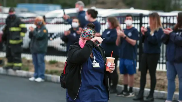 कोरोना वायरस के दौर में आम लोग