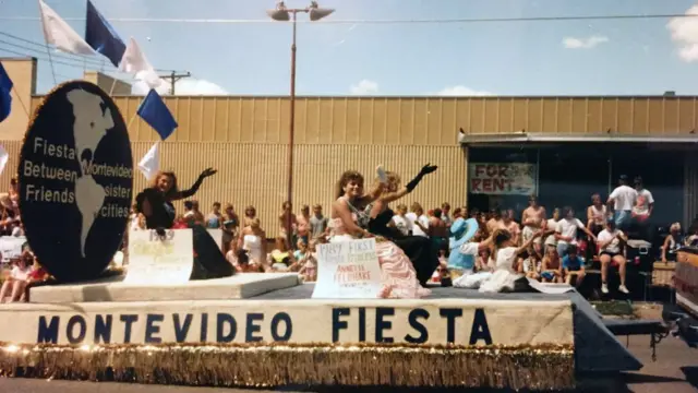 Gwen Thompson y las dos finalistas de 1989.