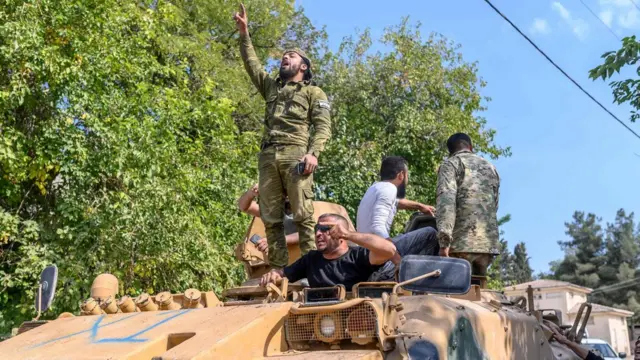 مقاتلون بالجيش الوطني السوري