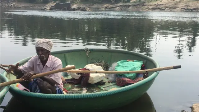 கழிவு நீரில் சவாரி