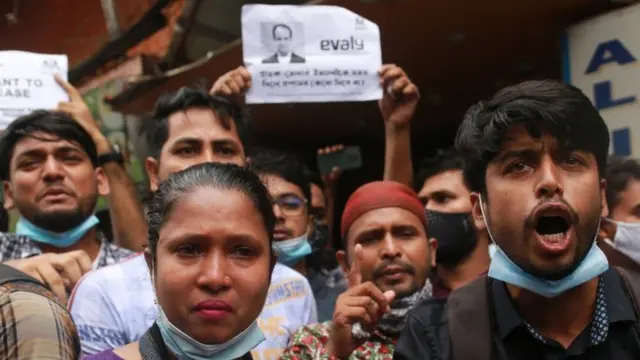 ইভ্যালির প্রধান নির্বাহী মোহাম্মদ রাসেলের মুক্তির দাবীতে গাহক আর ব্যবসায়ীদের বিক্ষোভ, ঢাকা, ২১/০৯/২০২১