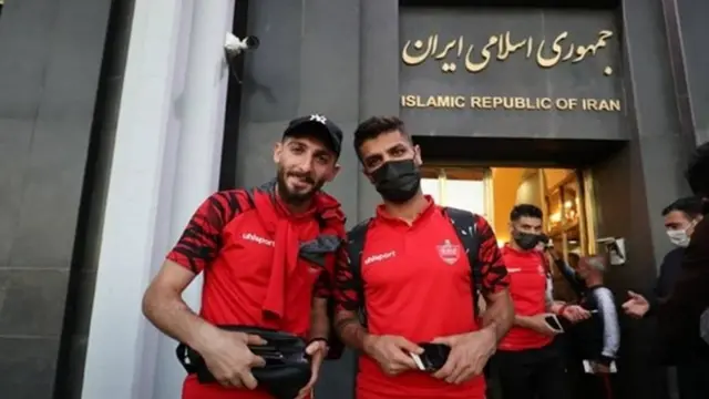 بازیکنان پرسپولیس در حال ترک ایران