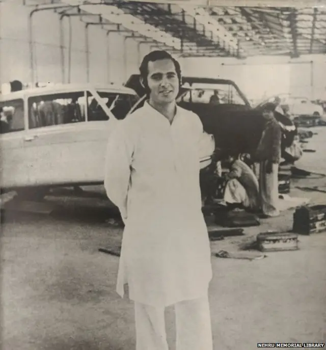 मारुतीच्या कारखान्यात संजय गांधी