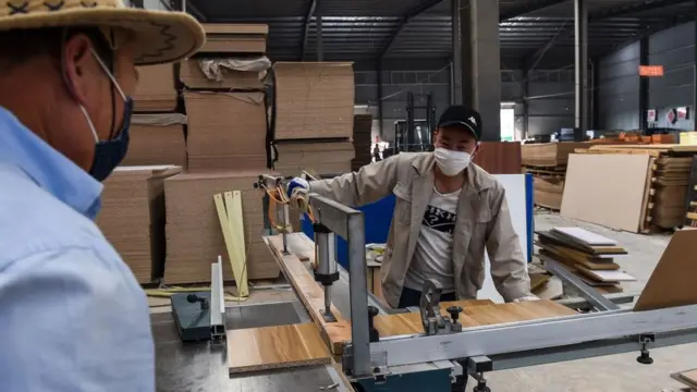 அமெரிக்காவில் உருவாகும் தச்சு வேலை செய்யும் ரோபோக்கள்