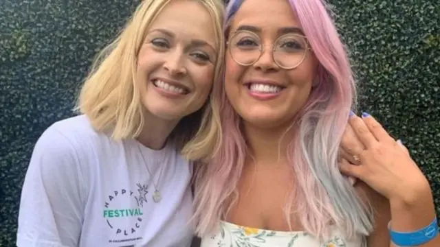 Pembawa acara Inggris, Fearne Cotton mewawancara Megan.