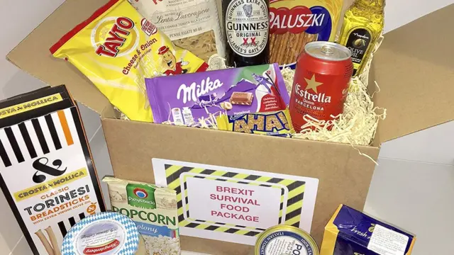 최근 영국의 아마존 사이트에는 '브렉시트 생존 키트'라는 생활필수품 패키지가 등장했다. 가격은 34.90파운드(약 5만원)로 초콜릿과 과자 등 비상식량을 비롯해 맥주와 올리브유 등이 담겼다
