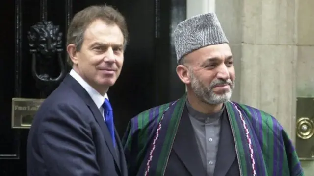 हमीद करझई यांनी ब्रिटनचे पंतप्रधान टोनी ब्लेअर यांच्यावर तालिबानला मदत केल्याचे आरोप लावले होते.